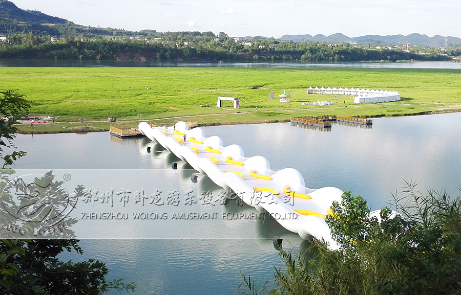 蹦床橋