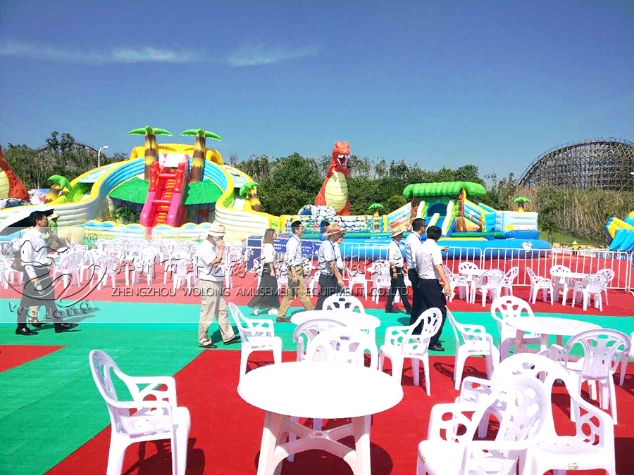 移動水上樂園