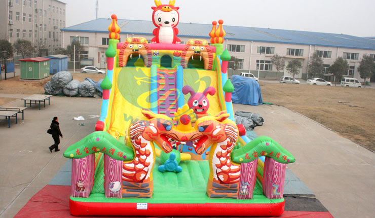充氣滑梯