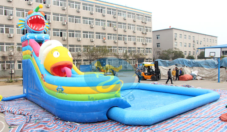 充氣水滑梯